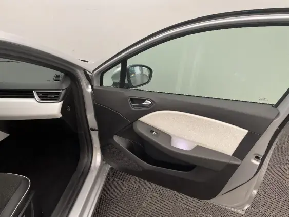 RENAULT CLIO V - voiture d'occasion - Photo 20