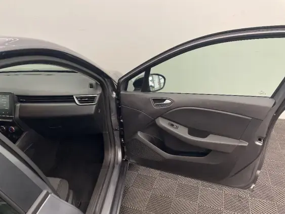 RENAULT CLIO V - voiture d'occasion - Photo 20