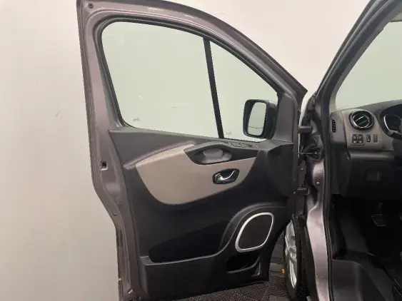 RENAULT TRAFIC III - voiture d'occasion - Photo 19