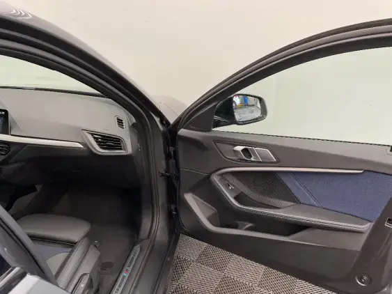 BMW SERIE 1 F40 - voiture d'occasion - Photo 20