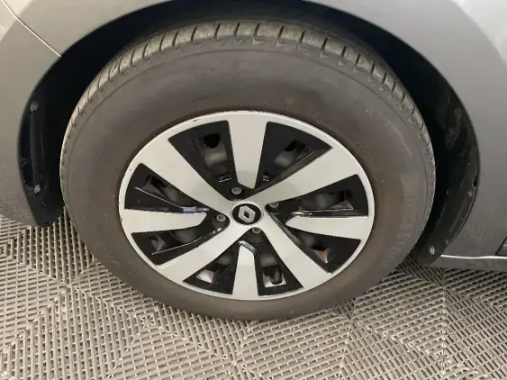 RENAULT CLIO V - voiture d'occasion - Photo 23