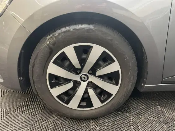 RENAULT CLIO V - voiture d'occasion - Photo 23