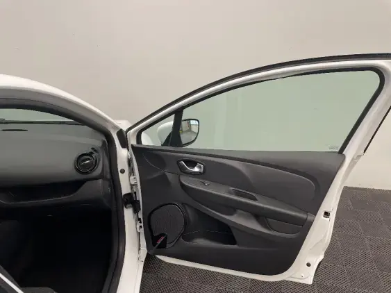 RENAULT CLIO IV - voiture d'occasion - Photo 20