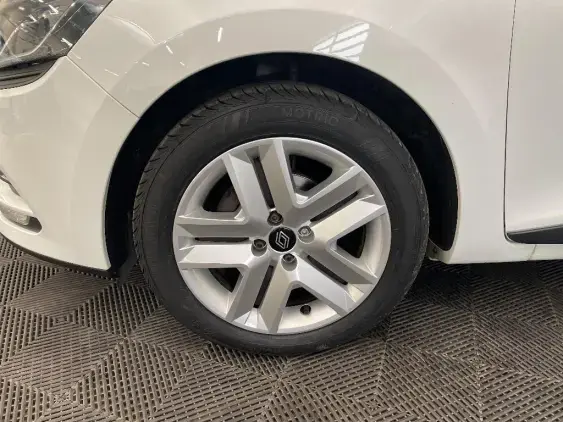 RENAULT CLIO IV - voiture d'occasion - Photo 23