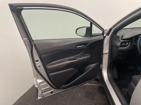 TOYOTA C-HR - voiture d'occasion - Photo 19