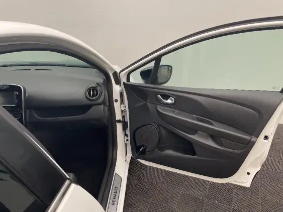 RENAULT CLIO IV - voiture d'occasion - Photo 20