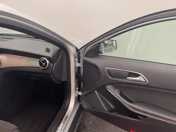 MERCEDES CLASSE GLA - voiture d'occasion - Photo 20