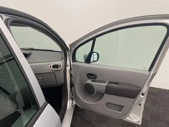 RENAULT MODUS - voiture d'occasion - Photo 20