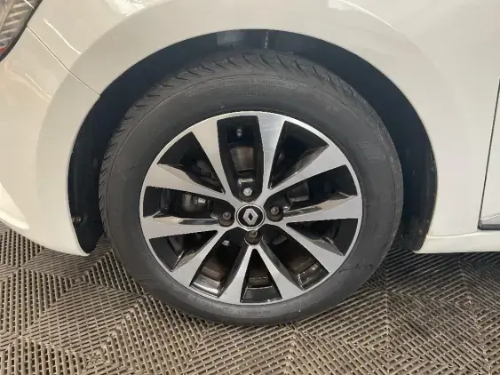 RENAULT CLIO V - voiture d'occasion - Photo 23