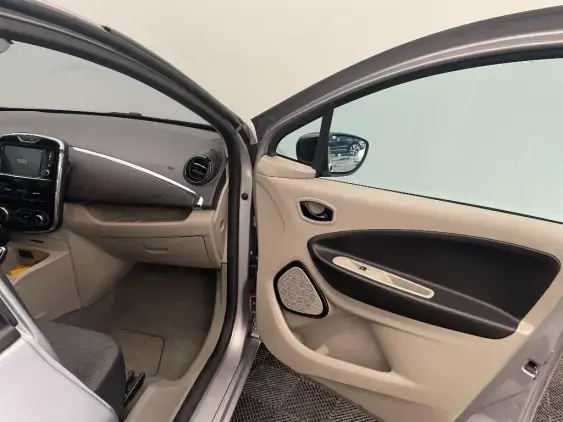 RENAULT ZOE - voiture d'occasion - Photo 20