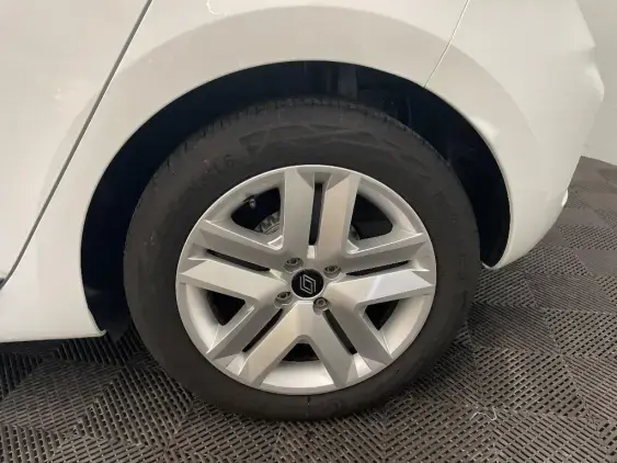 RENAULT CLIO V - voiture d'occasion - Photo 24