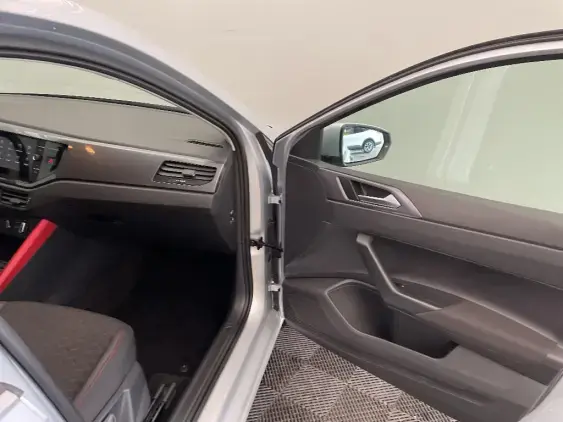 VOLKSWAGEN POLO VI - voiture d'occasion - Photo 19