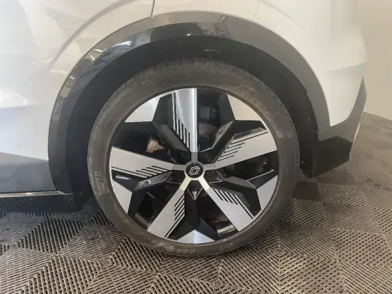 RENAULT MEGANE V - voiture d'occasion - Photo 24