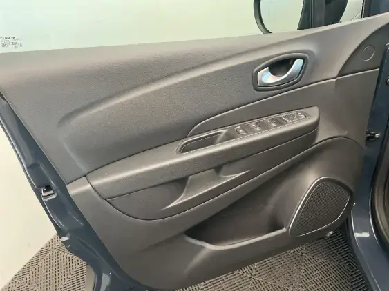 RENAULT CAPTUR - voiture d'occasion - Photo 19