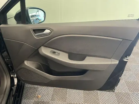 RENAULT CLIO V - voiture d'occasion - Photo 20