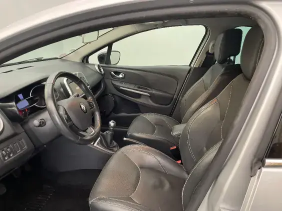 RENAULT CLIO IV - voiture d'occasion - Photo 18