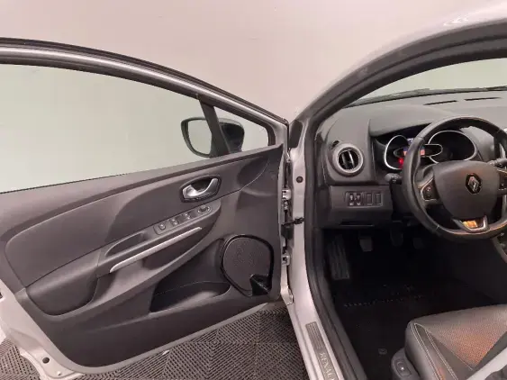 RENAULT CLIO IV - voiture d'occasion - Photo 19