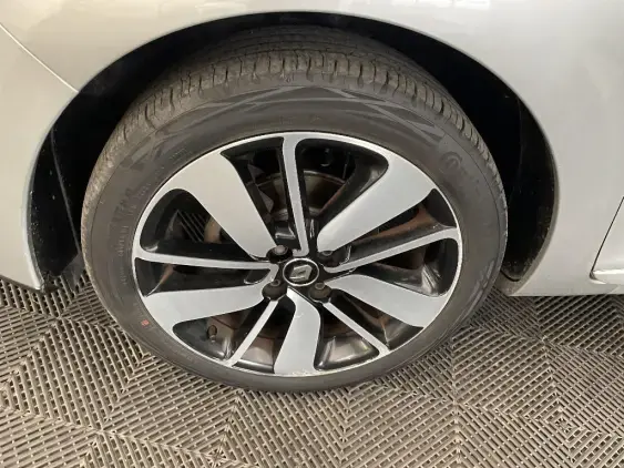 RENAULT CLIO IV - voiture d'occasion - Photo 23