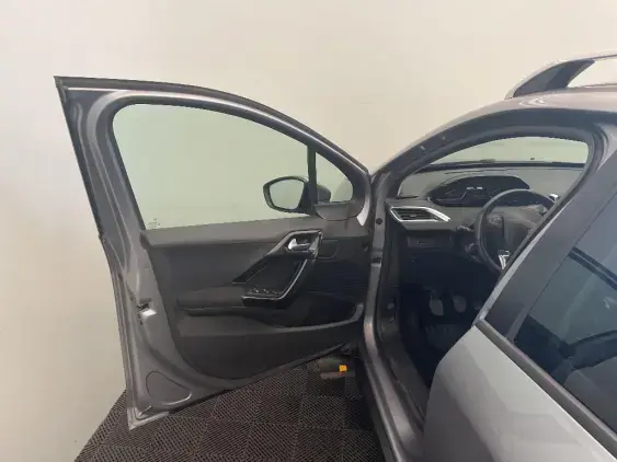 PEUGEOT 2008 - voiture d'occasion - Photo 19