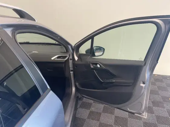 PEUGEOT 2008 - voiture d'occasion - Photo 20