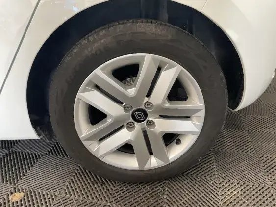 RENAULT CLIO V - voiture d'occasion - Photo 24