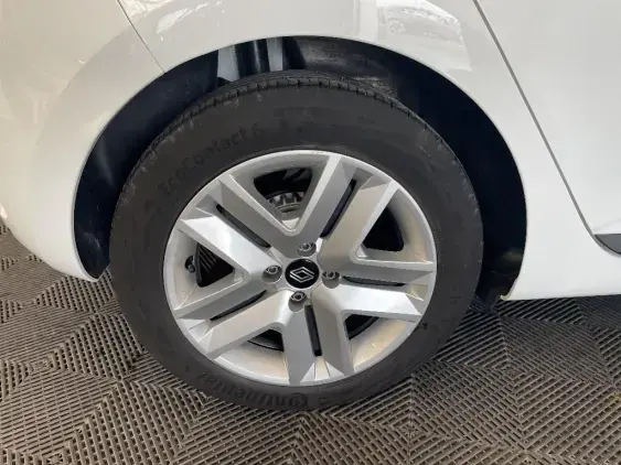 RENAULT CLIO V - voiture d'occasion - Photo 25