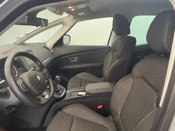 RENAULT SCENIC IV - voiture d'occasion - Photo 18