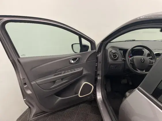 RENAULT CAPTUR - voiture d'occasion - Photo 19