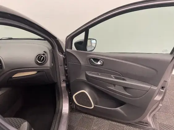 RENAULT CAPTUR - voiture d'occasion - Photo 20