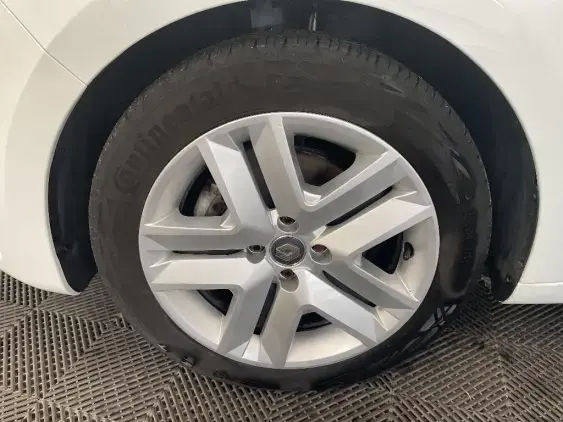 RENAULT CLIO V - voiture d'occasion - Photo 23