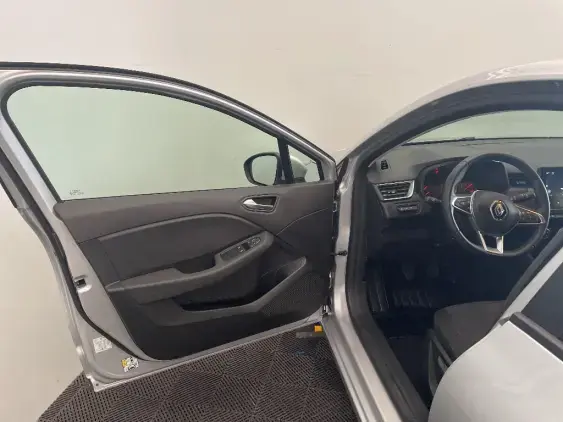 RENAULT CLIO V - voiture d'occasion - Photo 19