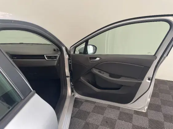 RENAULT CLIO V - voiture d'occasion - Photo 20