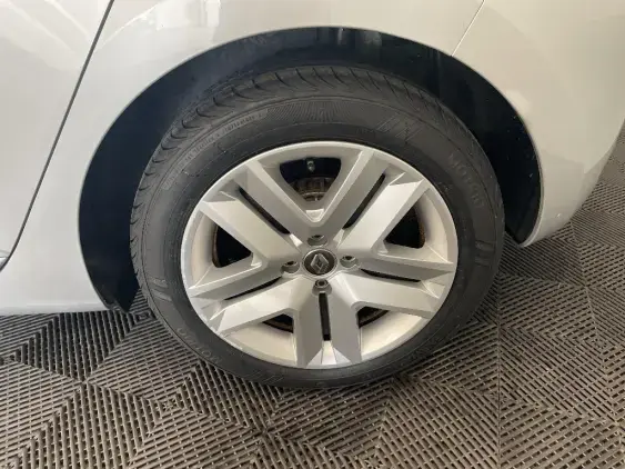 RENAULT CLIO V - voiture d'occasion - Photo 24