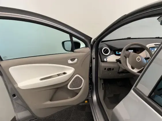 RENAULT ZOE - voiture d'occasion - Photo 19