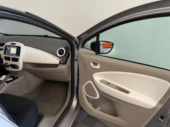RENAULT ZOE - voiture d'occasion - Photo 20