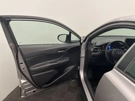 TOYOTA C-HR - voiture d'occasion - Photo 19