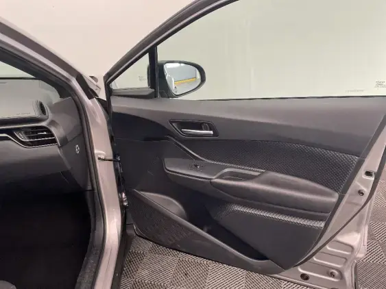 TOYOTA C-HR - voiture d'occasion - Photo 20