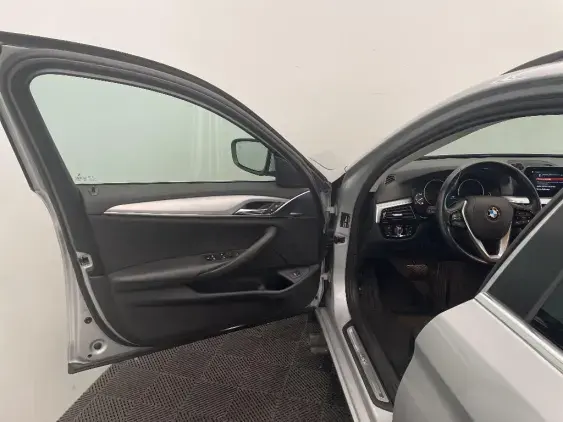 BMW SERIE 5 TOURING VI - voiture d'occasion - Photo 19