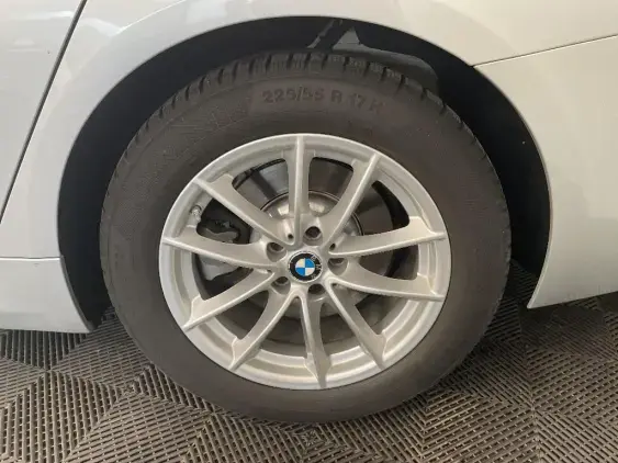 BMW SERIE 5 TOURING VI - voiture d'occasion - Photo 24