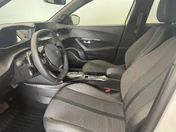 PEUGEOT 2008 II - voiture d'occasion - Photo 18