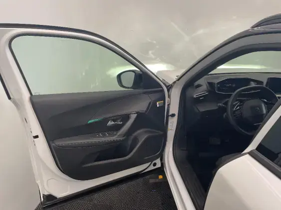 PEUGEOT 2008 II - voiture d'occasion - Photo 19