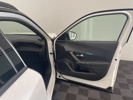 PEUGEOT 2008 II - voiture d'occasion - Photo 20