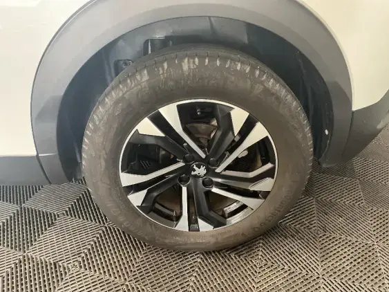 PEUGEOT 2008 II - voiture d'occasion - Photo 24