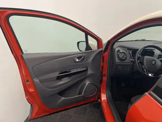 RENAULT CAPTUR - voiture d'occasion - Photo 19