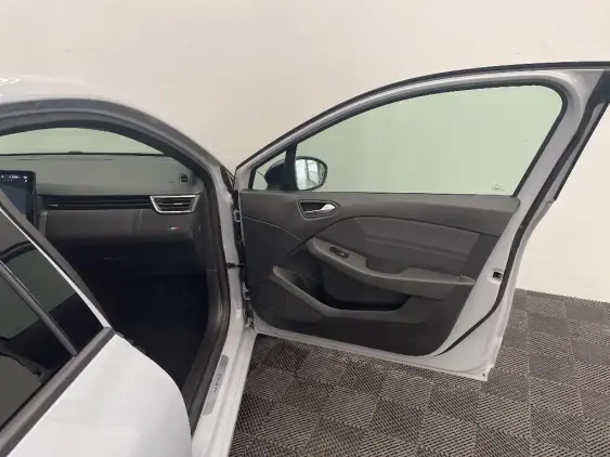 RENAULT CLIO V - voiture d'occasion - Photo 20