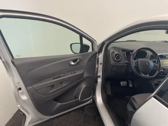 RENAULT CAPTUR - voiture d'occasion - Photo 19