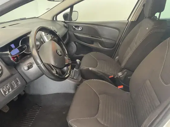 RENAULT CLIO IV - voiture d'occasion - Photo 18