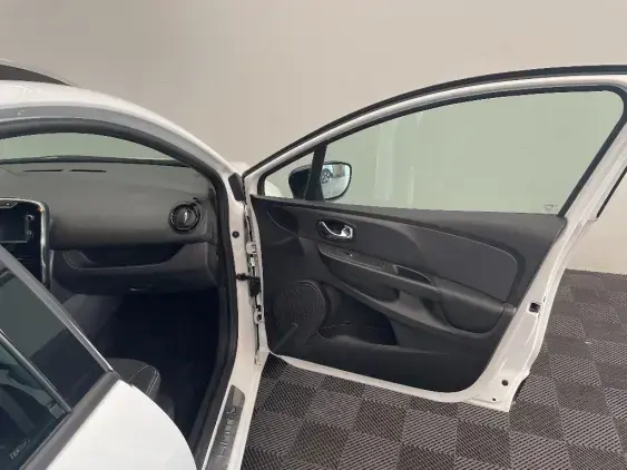 RENAULT CLIO IV - voiture d'occasion - Photo 20