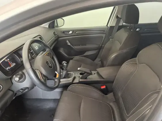 RENAULT MEGANE IV - voiture d'occasion - Photo 18