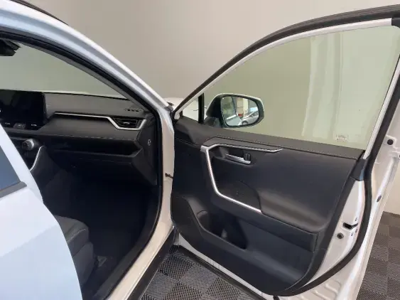 TOYOTA RAV4 V - voiture d'occasion - Photo 19